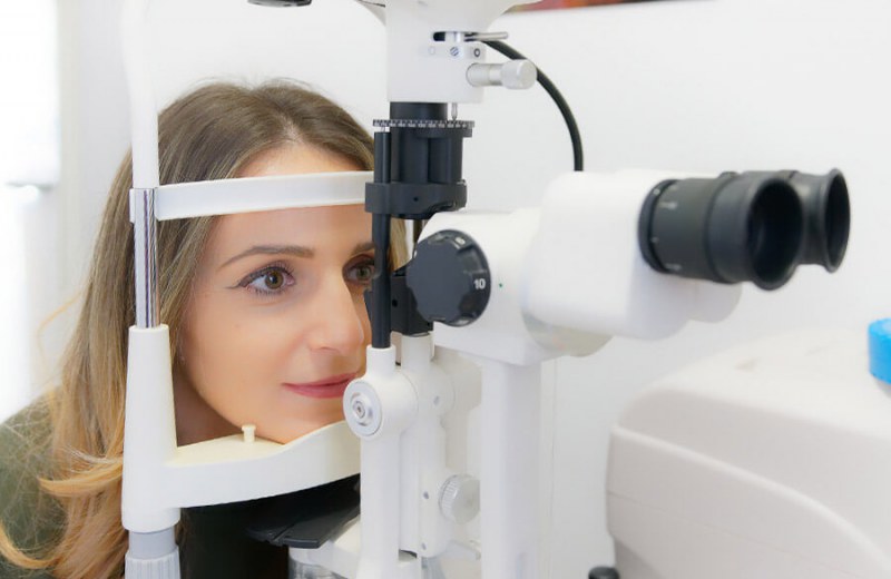 Kiedy udać się na wizytę do okulisty, a kiedy do optometrysty? Optyk Sosnowiec Kiedy udać się na wizytę do okulisty, a kiedy do optometrysty? Optyk Sosnowiec